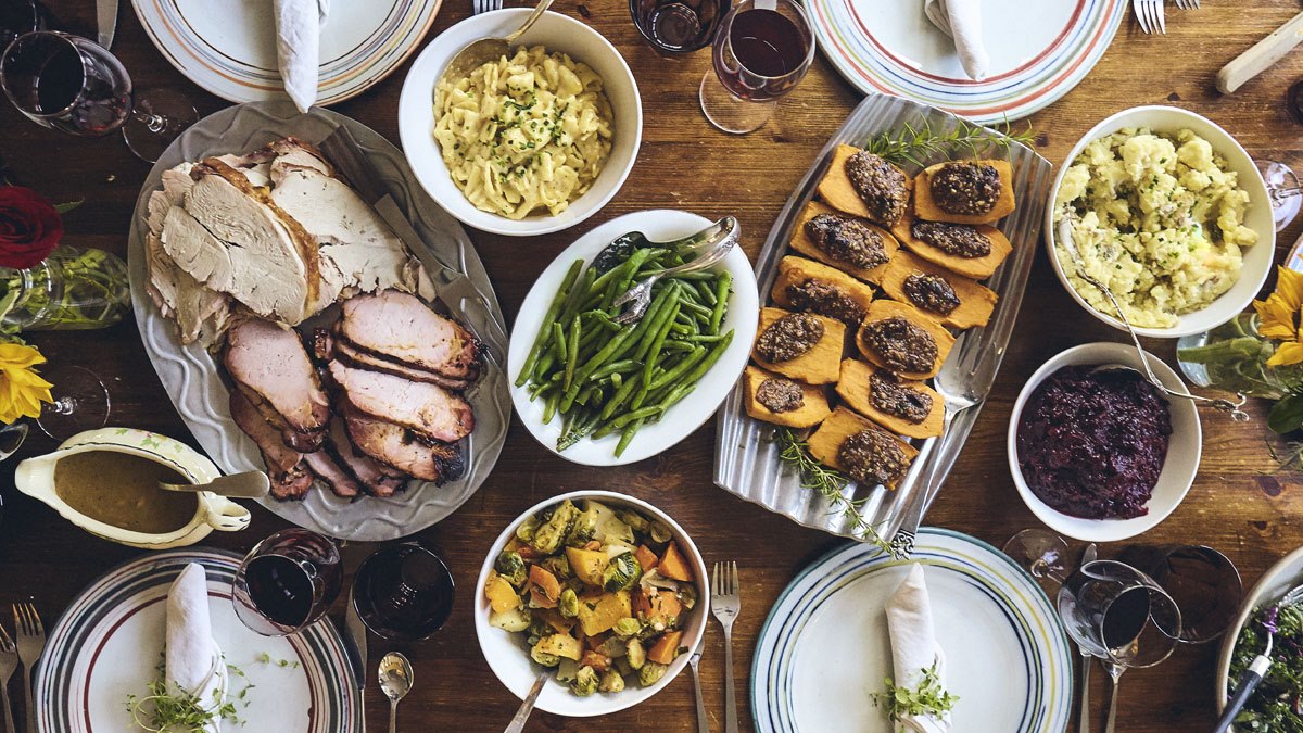 Where to get Thanksgiving meals to go; dine out on Thanksgiving