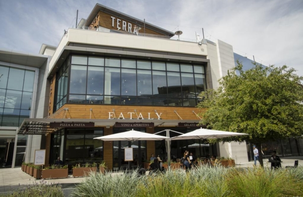 exterior of eataly store