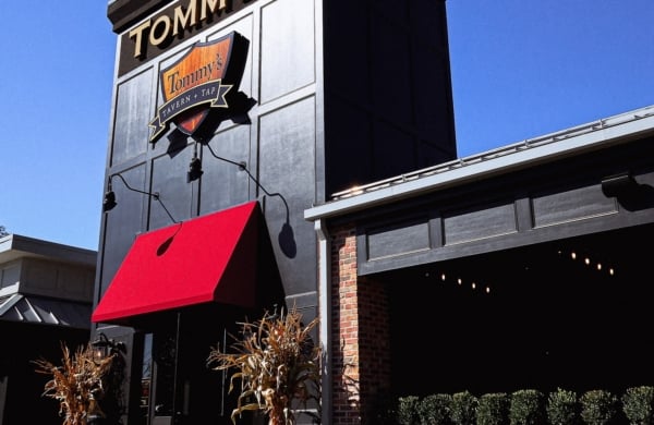 exterior of front of Tommys Tavern
